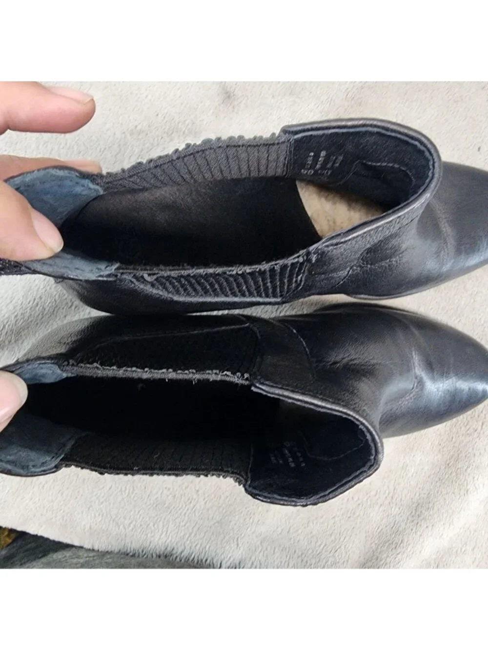 UGG Shoes Womens Size 11 Black Leather Cobie Chelsea Ankle Boots *Read*
